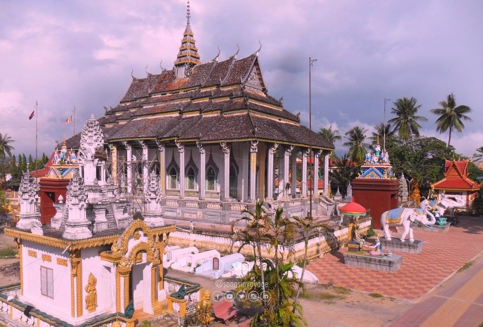 Wat Damrei Sar à Battambang